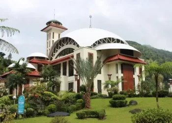 Daya Tarik Wisata Masjid Atta'awun Puncak