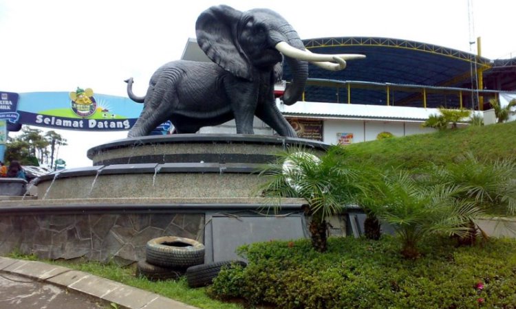 Kampung Gajah Wonderland, Menikmati Beragam Destinasi Wisata Unik di Bandung