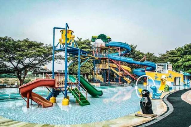 Columbus Waterpark Bekasi