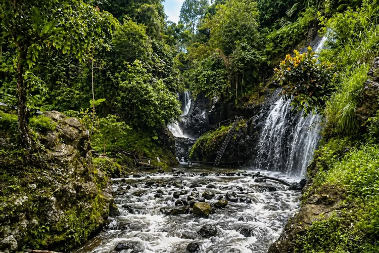 Curug Tilu Leuwi Opat