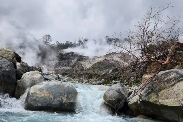 Fasilitas Kawah Ratu