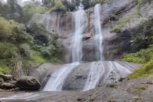 Daya Tarik Curug Ngelay