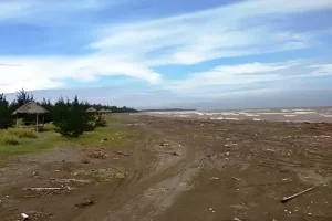 Daya Tarik Pantai Tiris Indramayu