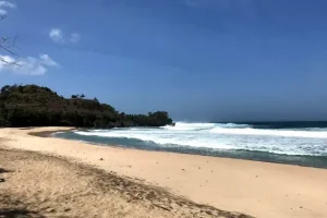 Daya Tarik Wisata Pantai Ngantep